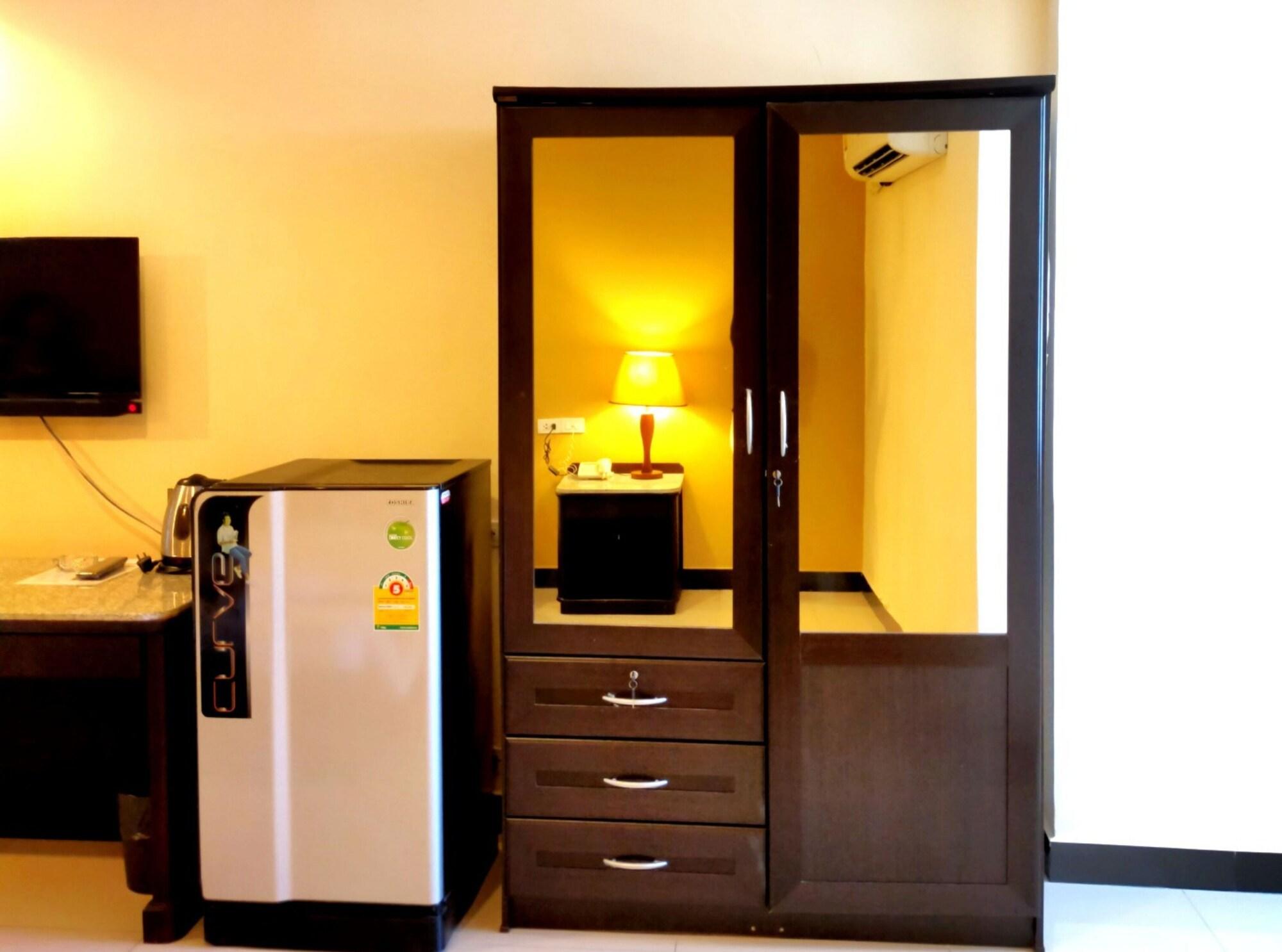 Boutique City Hotel Pattaya Bagian luar foto