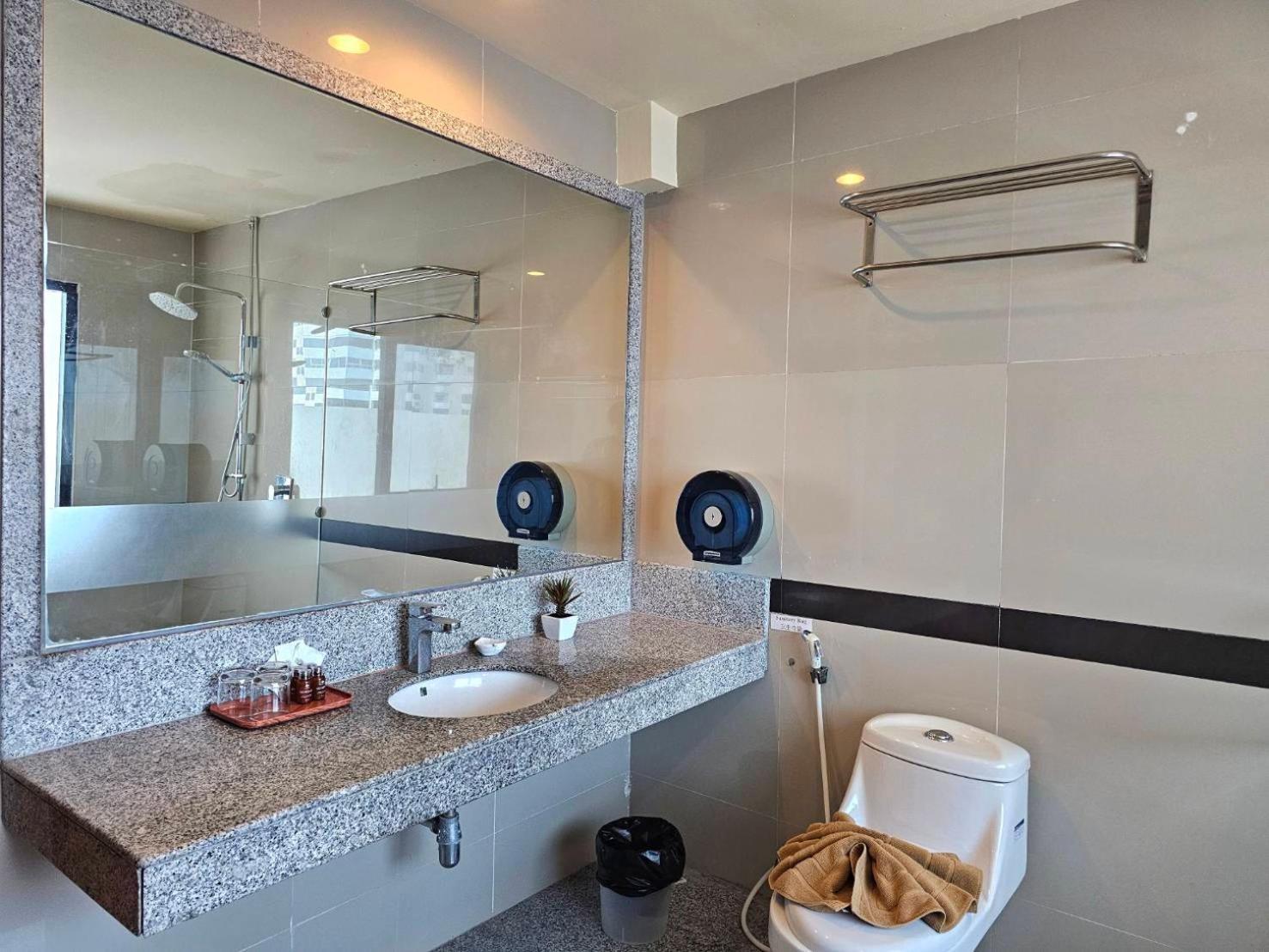 Boutique City Hotel Pattaya Bagian luar foto
